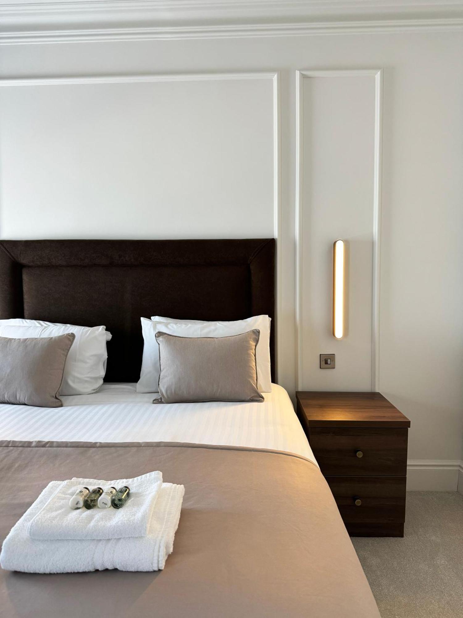 חלנדודנו The Cae Mor Hotel מראה חיצוני תמונה